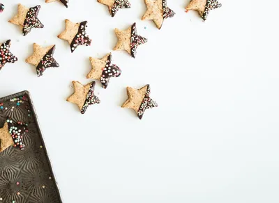 Spread joy this holiday season with the top 10 quotes for sending heartfelt holiday wishes 🎉🎁🎄