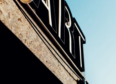 Spread cheer this season with these top holiday phrases and wishes 🎉✨