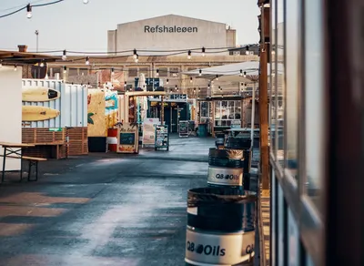 Spread Holiday Cheer: Best Bosses' Wishes & Quotes 👨‍💼🎉🎁