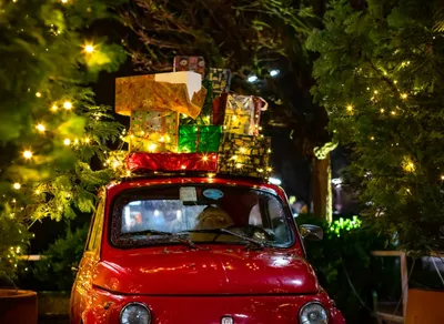 Spread Holiday Cheer: Top Business Wishes and Quotes! 🎅🎄